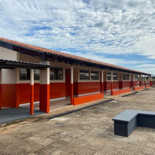 Construção da Escola Faria, no setor Maria Rita