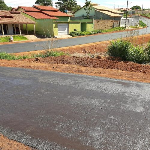 Construção da malha asfáltica do Setor Morada do Sol