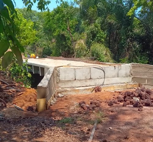 Construção de bueiros no Ribeirão da Mata